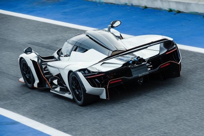 Siêu xe Praga Bohema với giá trên 1,3 triệu USD có điều gì đặc biệt? - Hình 12.