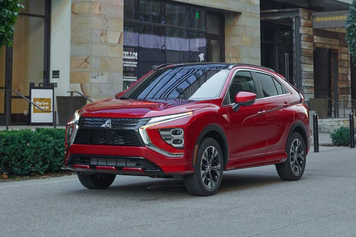 Mitsubishi Outlander Sport gặp khó khăn trong việc bán lại tại Việt Nam - Hình 2.