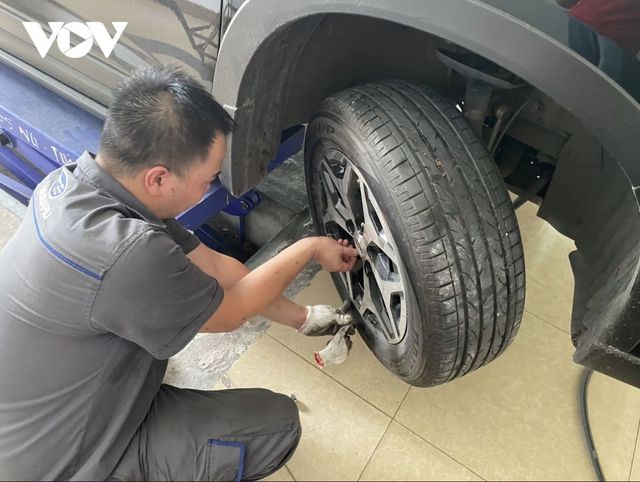 Xe bị xì mỡ rotuyn thước lái có nguy hiểm? - Ảnh 4.