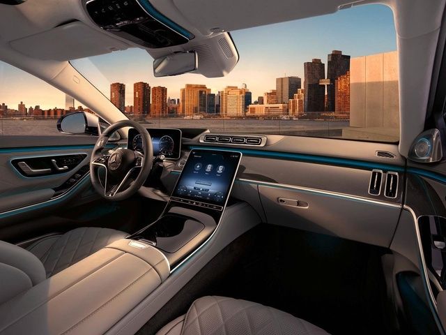 Mercedes-Benz S-Class lọt vào danh sách hàng đầu của các mẫu xe sang dành cho phụ nữ - hình 5.