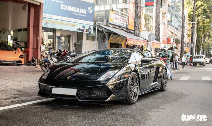 Đại gia Đặng Lê Nguyên Vũ mua Lamborghini Gallardo Spyder Performante hiếm có tại Việt Nam - Ảnh 2.