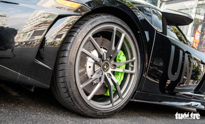 Ông Đặng Lê Nguyên Vũ mua Lamborghini Gallardo Spyder Performante hiếm tại Việt Nam - Ảnh 6.