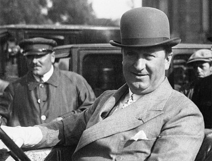 Ettore Bugatti - thiên tài từ chối nhà vua vì không hợp, từ thợ mộc đến người tạo ra những chiếc siêu xe, bán xe như chọn mặt gửi vàng.