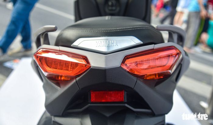Yamaha X Max 300 đang nhận đặt hàng tại Việt Nam, với mức giá từ 129 triệu đồng - Ảnh 8.