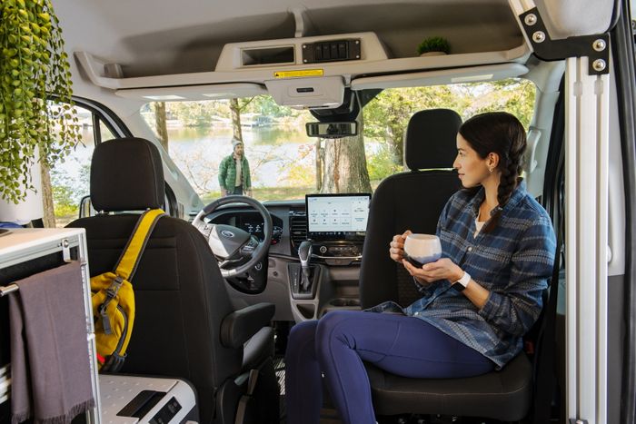Ford Transit thêm phiên bản mới, sẵn sàng cho những chuyến đi xa mà không cần phải lo lắng gì thêm - Hình 8.