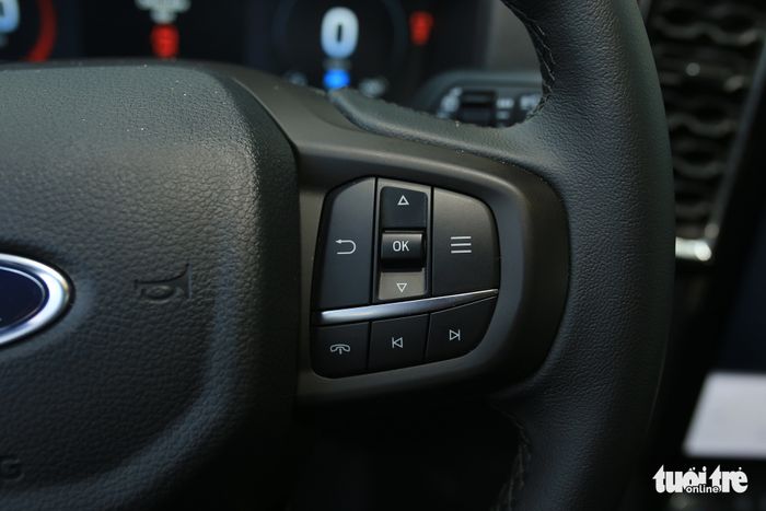 Chủ nhân của Ford Everest 2022 chia sẻ: Thiết kế đẹp, vận hành tốt, chỉ còn vài điểm chưa hài lòng - Ảnh 5.