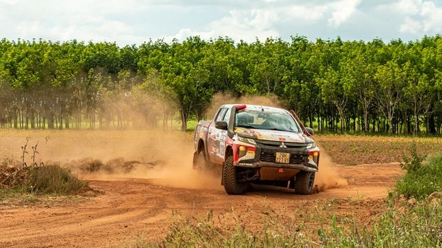 Tay đua Việt nói về AXCR 2022: ‘Đường vô cùng khắc nghiệt, Mitsubishi Triton bị ép tới ngưỡng giới hạn’ - Ảnh 3.