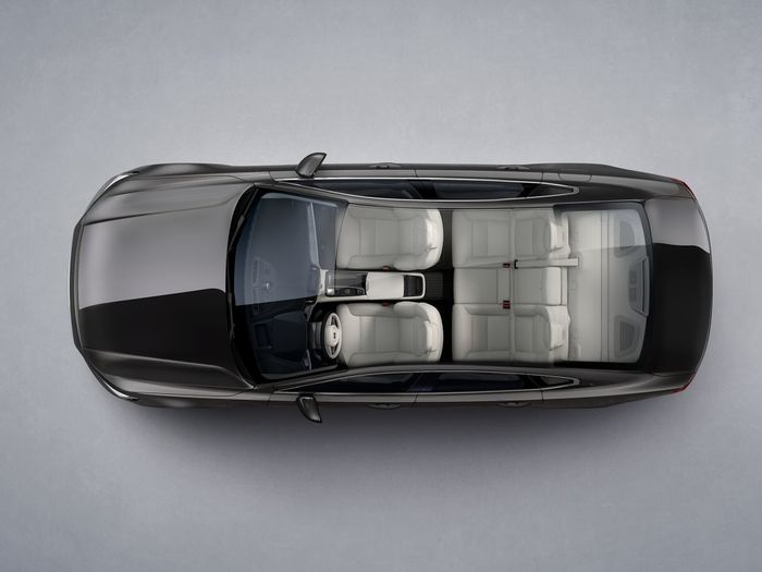 Tiện ích trên hàng ghế sau của Volvo S90 - Ảnh 4.