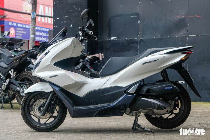 Honda PCX phiên bản 'tiết kiệm xăng' đã có mặt tại Việt Nam: Giá chỉ 99 triệu đồng, một lựa chọn đặc biệt cho những ai đã trải qua thời gian với dòng xe SH - Hình 6.