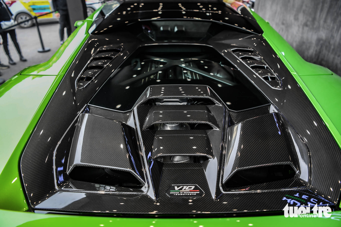 Lamborghini Huracan Tecnica có giá từ 19 tỷ đồng trên phố Hà Nội - Ảnh 9.