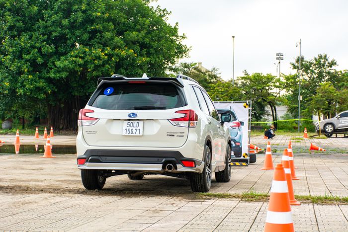 'Đốt' hơn 200 triệu đồng cho lốp, tay đua Anh khuấy động Hà Nội: Ai cũng muốn ngồi trải nghiệm ngồi lên xe