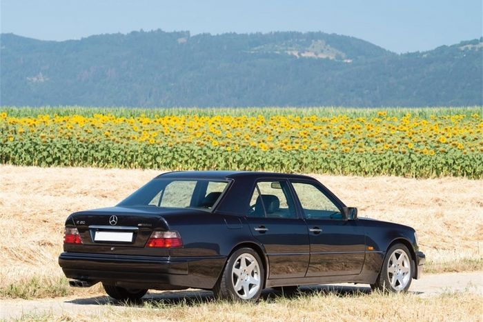 Top 9 dòng xe Mercedes giới hạn đẹp nhất, tốc độ cao nhất và hiếm nhất - Hình 8.