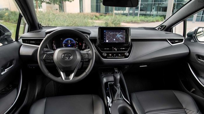 Toyota Corolla, dòng xe bán chạy nhất trên thế giới, đã được nâng cấp nhẹ và giảm giá cho phiên bản hybrid - Ảnh 16.