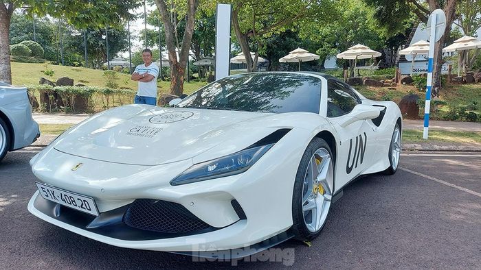 Ảnh 6 của siêu xe Ferrari F12 Berlinetta độ độc nhất tại Việt Nam