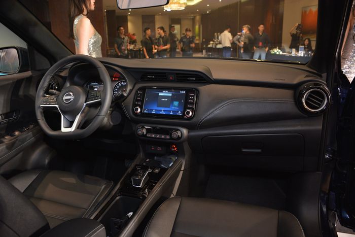 Ra mắt Nissan Kicks tại Việt Nam, giá từ 789 triệu đồng, tiết kiệm nhiên liệu khi di chuyển trong thành phố, tạo áp lực cho Corolla Cross và HR-V.
