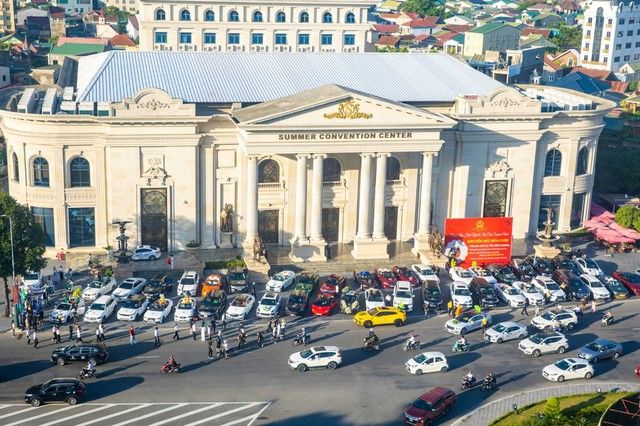 Dàn siêu xe triệu đô lớn nhất từ trước đến nay khiến mọi người trầm trồ khi dạo phố - Hình ảnh 6.