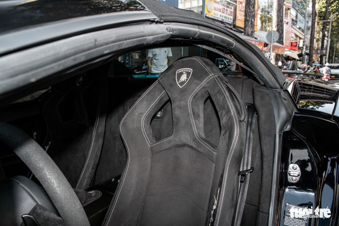 Ông Đặng Lê Nguyên Vũ sở hữu chiếc Lamborghini Gallardo Spyder Performante hiếm tại Việt Nam - Ảnh 11.
