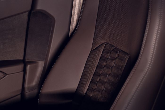 Lamborghini Urus S chính thức ra mắt: Siêu SUV sang trọng, mạnh mẽ và nhanh nhẹn hơn - Ảnh 10.