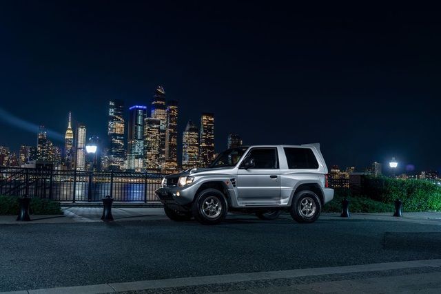 Mitsubishi Pajero Evolution - Siêu xe SUV xuất hiện sớm 25 năm - Ảnh 1.