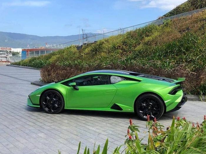 Loạt Lamborghini Huracan phiên bản đặc biệt đã nhập về Việt Nam trước khi ngừng sản xuất - Ảnh 1.
