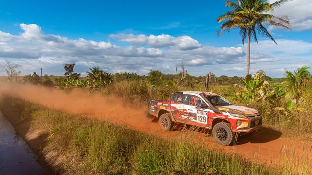 Tay đua Việt nói về AXCR 2022: ‘Đường đua vô cùng khắc nghiệt, Mitsubishi Triton phải vượt qua giới hạn’ - Ảnh 2