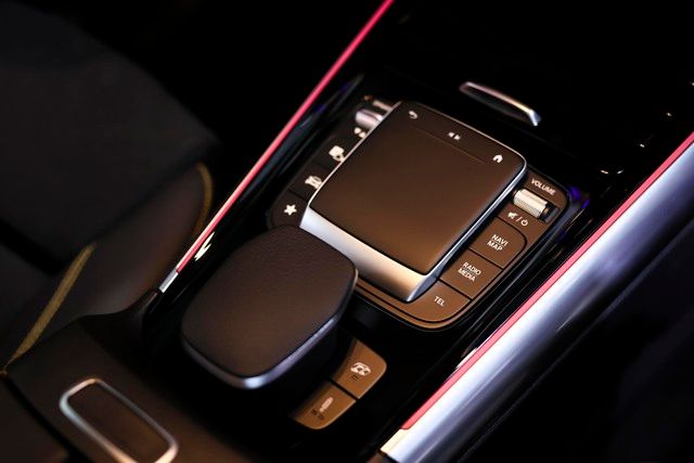 Khám phá Mercedes-AMG GLA 45 S chính hãng - Xe SUV giá 3,43 tỷ đồng dành cho những người đam mê tốc độ - Ảnh 11.