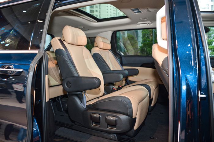Người sử dụng lựa chọn Kia Carnival vượt trội so với CX-8 và Sorento ở hàng ghế sau - Hình 3.