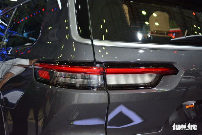 Jeep Grand Cherokee L có giá trên 6 tỷ đồng: Mẫu SUV phổ thông được coi là hạng sang tại Việt Nam - Hình 8.
