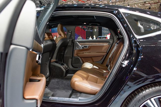 Volvo S90 được người dùng yêu thích trong danh mục Hàng ghế sau xe sang năm 2022 - Hình 3.