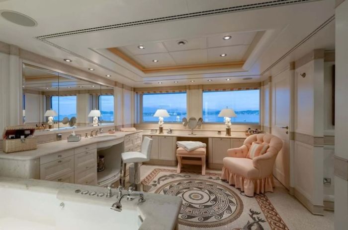 Các du thuyền xa hoa nhất tại triển lãm du thuyền Monaco, nơi tập trung tài sản của các tỷ phú trên thế giới - Hình 6.