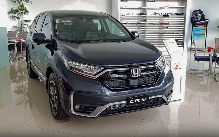 Giá xe hơi tại Việt Nam biến động cuối năm: Nhiều ưu đãi cho xe thông thường, xe cao cấp tăng giá - Ảnh 1.