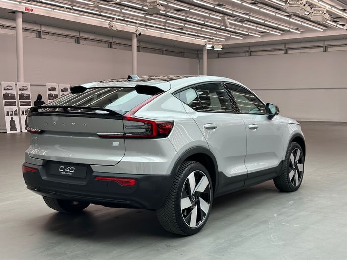 Volvo C40 Recharge 2023 sẽ sớm có mặt tại Việt Nam: Mẫu SUV điện có dáng lạ, giá khoảng 1,9 tỷ đồng tại Thái Lan - Hình 3.