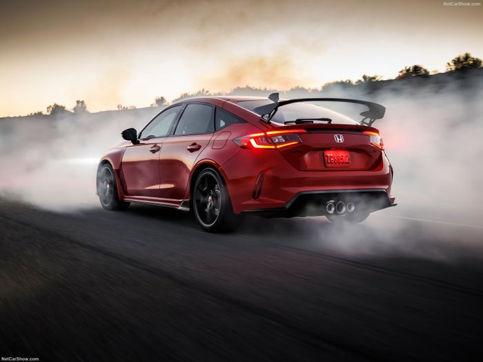 Honda Civic Type R 2023 sẽ là điểm nhấn tại thị trường Việt Nam vào tháng 10, với mức giá dưới 2 tỷ đồng.