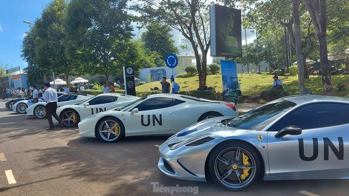 Ảnh 12 của siêu xe Ferrari F12 Berlinetta độ độc nhất tại Việt Nam
