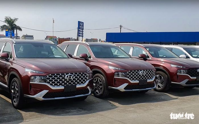 Hyundai điều chỉnh giá các dòng xe hot, người tiêu dùng Việt vẫn chưa thể mua với giá niêm yết - Ảnh 1.