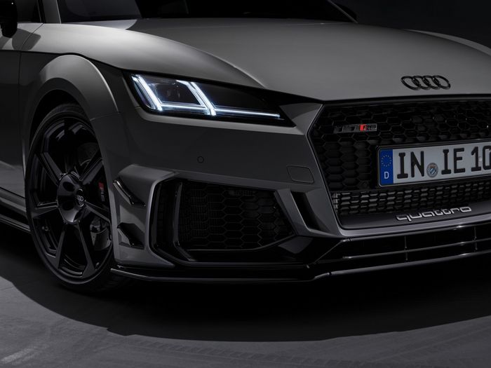 Audi TT RS Iconic Edition phiên bản giới hạn 100 chiếc - Hình 2.