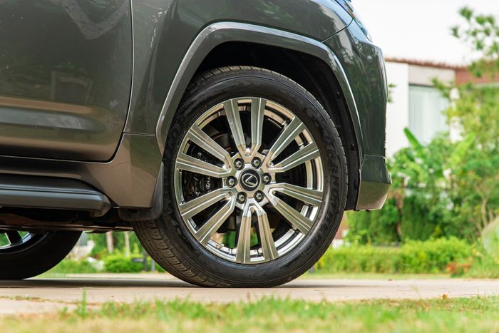 Trải nghiệm thống trị trong 3 ngày với Lexus LX 600 VIP: Đổi lấy uy quyền trị giá 9 tỷ đồng - Ảnh 7.