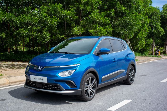 VinFast VF e34 - SUV điện nổi bật trong trào lưu xe xanh tại Việt Nam - Hình 2