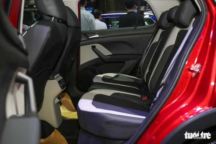 Đánh giá chi tiết Volkswagen T-Cross - Mẫu SUV cỡ B với giá khoảng 1,3 tỷ đồng tại thị trường Việt Nam - Hình ảnh 14.