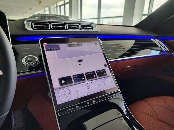 Mercedes-Maybach S 450 mới về đại lý chính hãng: Giá 8,2 tỷ đồng, phiên bản 'tiết kiệm' hơn dành cho khách Việt - Ảnh 7.