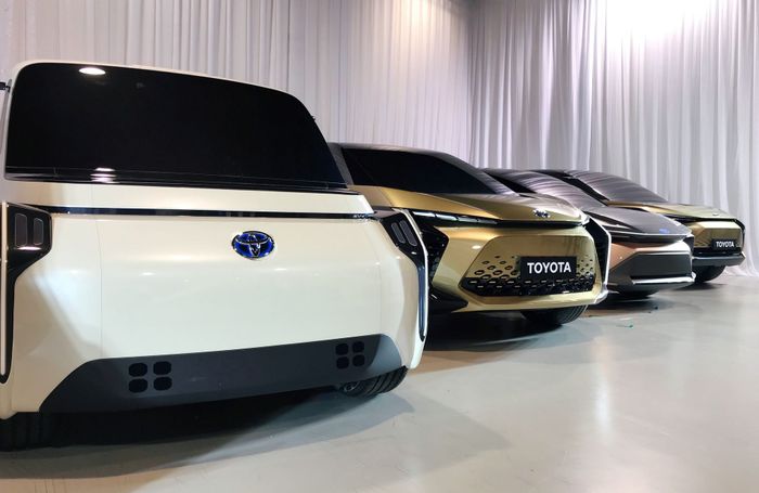 Toyota khôi phục sản xuất dòng xe điện đầu tiên sau khi đã giải quyết các vấn đề về an toàn