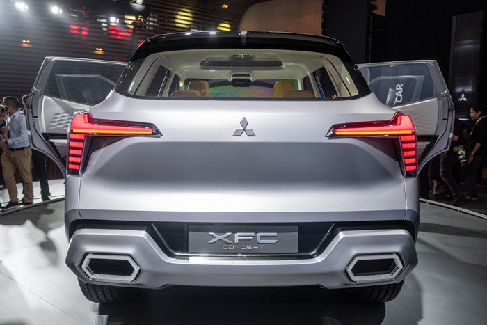 Ảnh 360 độ Mitsubishi XFC Concept: Khám phá từ gầm lên cửa sổ trời giọt nước - Ảnh 10.