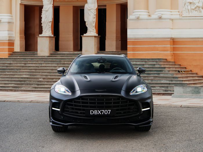 Chiếc Aston Martin DBX707 với giá hơn 21,8 tỷ đồng của ông Đặng Lê Nguyên Vũ đã về Việt Nam - Ảnh 1.