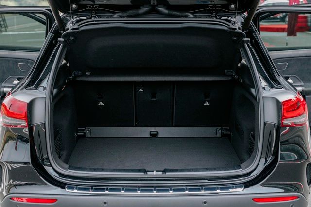 Khám phá Mercedes-AMG GLA 45 S chính hãng - Xe SUV giá 3,43 tỷ đồng dành cho những người đam mê tốc độ - Ảnh 14.