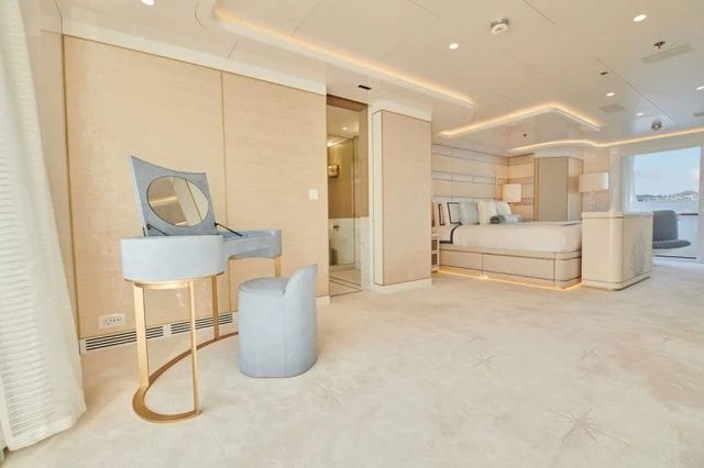 Du thuyền siêu sang của triệu phú rác thải Úc, nơi phần lớn các tiện nghi xa hoa được bọc trong suốt kính - Ảnh 6.