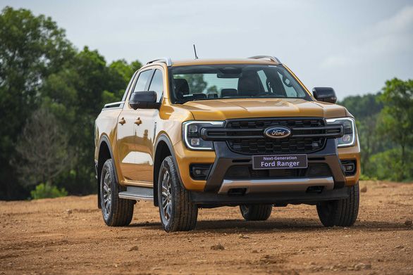 Ford Ranger 2023 được bán kèm 60 triệu đồng phụ kiện để giao xe sớm - Hình 1.