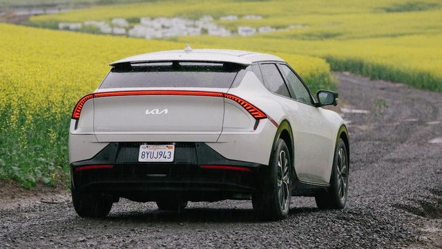 Trải nghiệm lái Kia EV6 đi 560km trong 10 giờ: Xe ổn, vấn đề chỉ ở trạm sạc - Ảnh 5.
