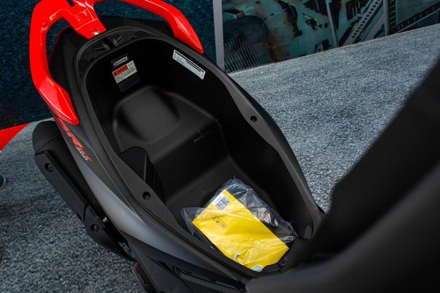 Xe tay ga địa hình Aprilia SR GT 200 ra mắt tại thị trường Việt Nam với mức giá từ 97 triệu, cạnh tranh với Honda ADV 160 - Ảnh 8.