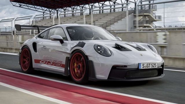 Khám phá gần hơn Porsche 911 GT3 RS thế hệ mới - Hình ảnh 2.