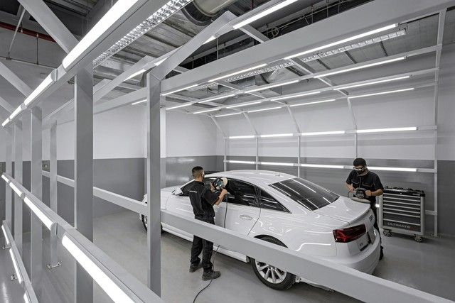 Bên trong của showroom Audi lớn nhất Việt Nam: Với vốn đầu tư hơn 140 tỷ đồng, diện tích rộng 9.000 m2, bao gồm cả khu vực sửa chữa riêng cho xe điện - Hình ảnh 13.